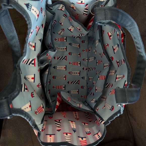 Lighthouse Hold Everything tote - Picture 4 of 7